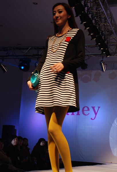 ��(y��u)ؐ�ݺڰחl�y�ЋD�B�w��