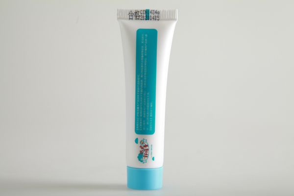 第一孕嬰防護舒緩膏 單支背部