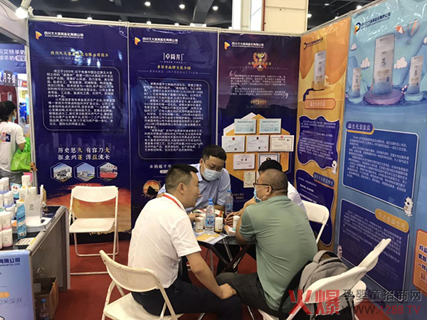 �v����׿Ͳ������Ԫ�}���ǽ��������R��ĸ���Ј�ȫ�հף�����ʳƷ���L(f��ng)����