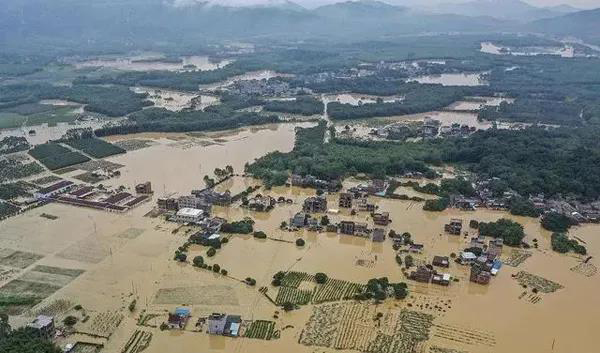 �YԮ���������˕r(sh��)�D�����������ʳƷ���Ї���ͯ��������(hu��)��ٛ(z��ng)���Y30���f