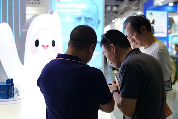 直擊展會現(xiàn)場5.jpg 直擊展會現(xiàn)場5.jpg