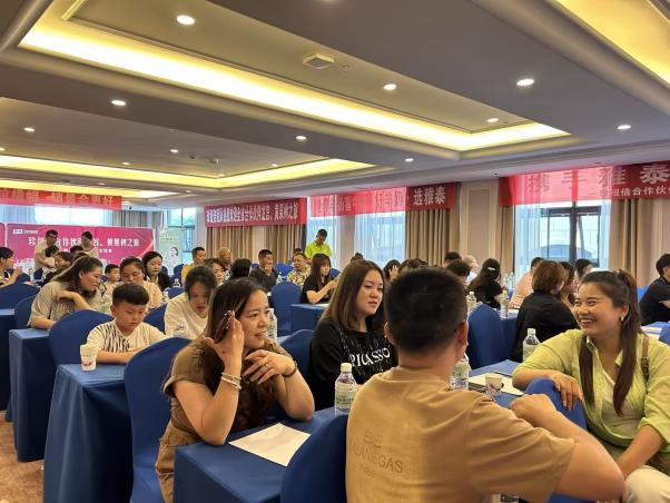 珍紐倍“問(wèn)道”胖東來(lái) (7).jpg 珍紐倍“問(wèn)道”胖東來(lái) (7).jpg