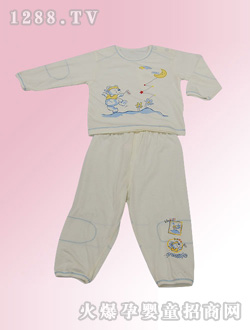 安嬰寶淺色yinge內(nèi)衣