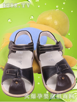 �𶹶���ɫ��Ь