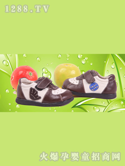 �𶹶��ڰ�ɫ�\(y��n)��(d��ng)Ь