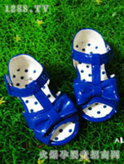 ���Ͳ�Ůͯ�{(l��n)ɫ��Ь