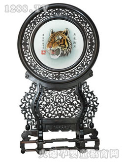 ��һ̥ë�C���N���V