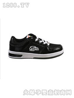 ��̤��ɫ��Ь