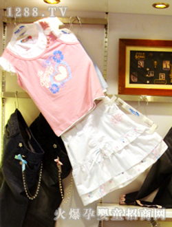 �̺�ɫ���ΈD����