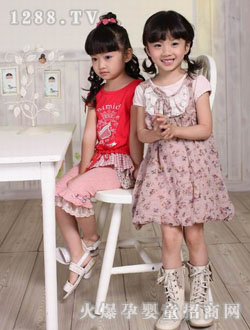 ���׵�Ůͯ���b