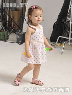 �ۼь��\ɫ��ȹ