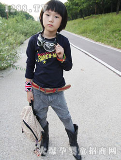 ����ؐ���{ɫ����