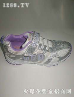 ��؈֮���y��Ůͯ�\��Ь