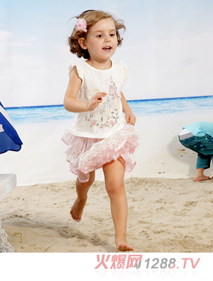 ���r��ͯȹ��ɫ