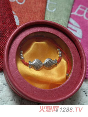 ����С�~���