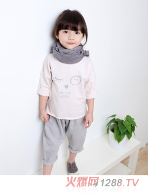 ���c�neͯ��Ů�������b��ɫ